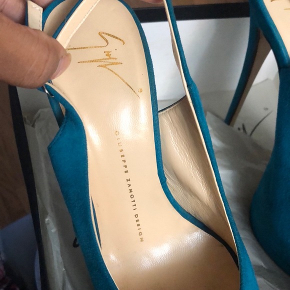 Giuseppe Zanotti Suede Pumps - Picture 4 of 5